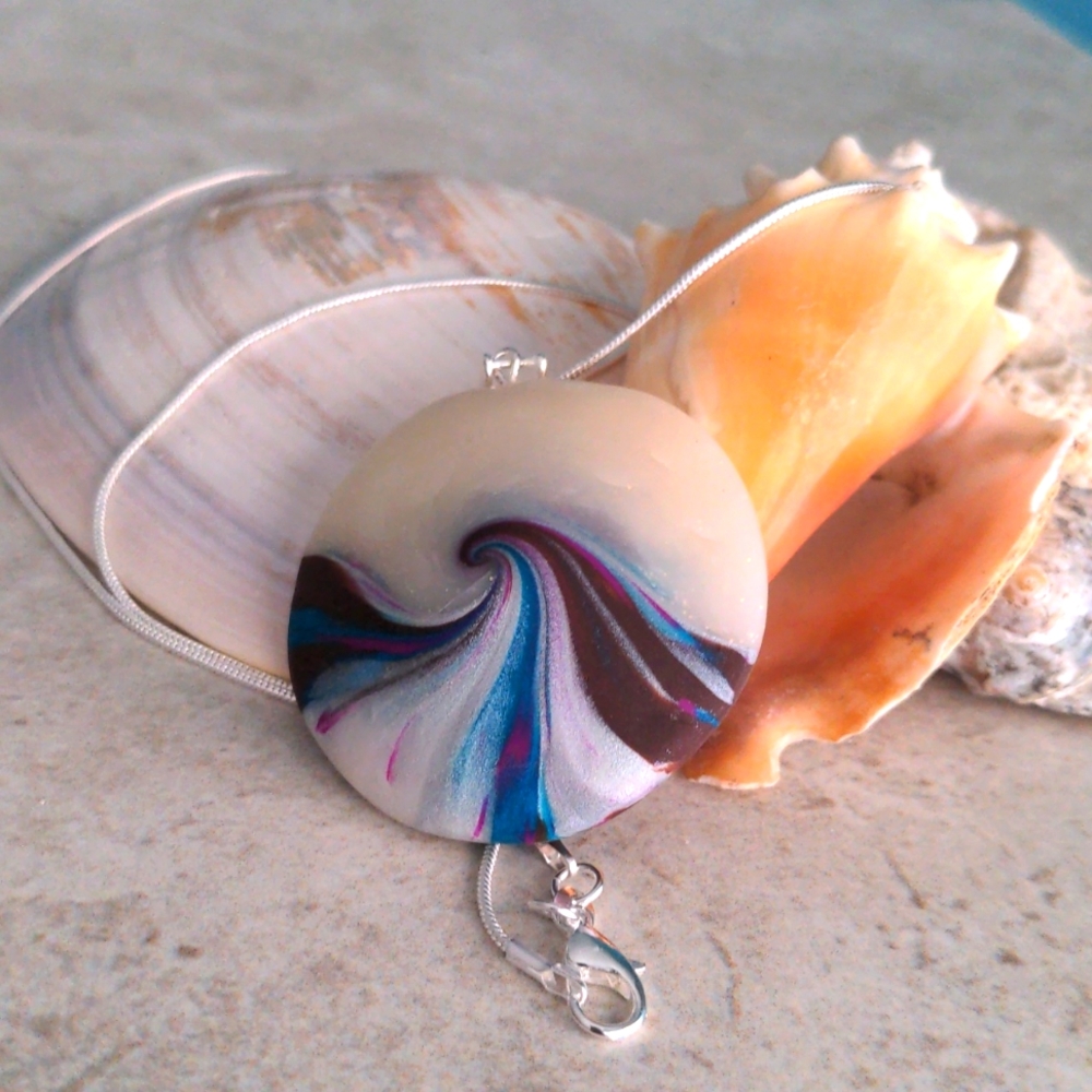 Gorgeous Swirl Necklace
